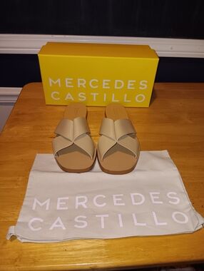 Mercedes Castillo Leather Amelea Sandals Size 10 With Box And Dustbag